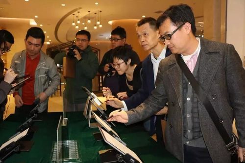 के बारे में नवीनतम कंपनी समाचार ONXY के नए ई-बुक रीडर मॉडल नोवा प्रो और नोट प्रो को इसी महीने बाजार में उतारा जाएगा।