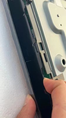 अच्छी कीमत 3840*2160 पिक्सेल यूएचडी रिज़ॉल्यूशन, 1.07 बिलियन रंग और 51 पिन कनेक्टर वाला 43 इंच एलसीडी टीवी पैनल ऑनलाइन