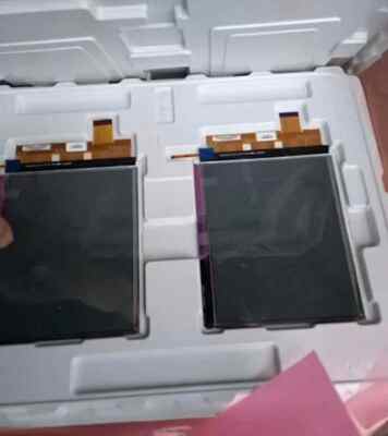 गुणवत्ता 8 इंच ई इंक एलसीडी डिस्प्ले EC080SC2 1024 × 768 पिक्सेल रिज़ॉल्यूशन और ईबुक रीडर के लिए 33PIN के साथ कारखाना